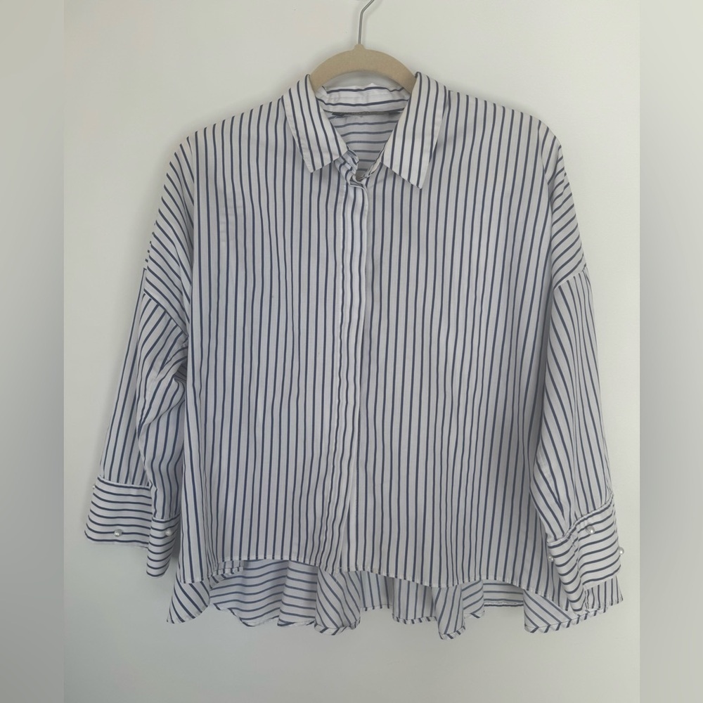 ZARA Blue & White Button-Down Shirt w/ Peplum Back & Pearl Sleeve Accents – S